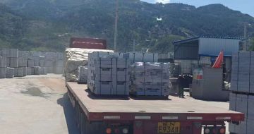 无锡 芝麻白仿形路沿石，直形路沿石