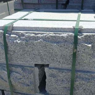 无锡 芝麻白花岗岩自然面成品