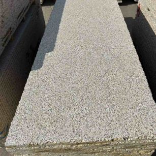 无锡 黄金麻花岗岩荔枝面毛板，半成品