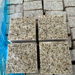 无锡 黄金麻花岗岩自然面小方块，弹石，马蹄石等