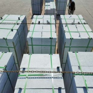 无锡 芝麻白花岗岩5公分地铺石 花岗岩厂家工厂装车日常