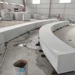 无锡芝麻白花岗岩石板材 园林光面弧形坐凳