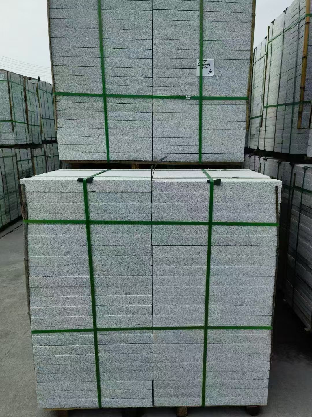 无锡 芝麻白火烧，园林广场市政工程地铺石，1.8~5.0厚均有现货