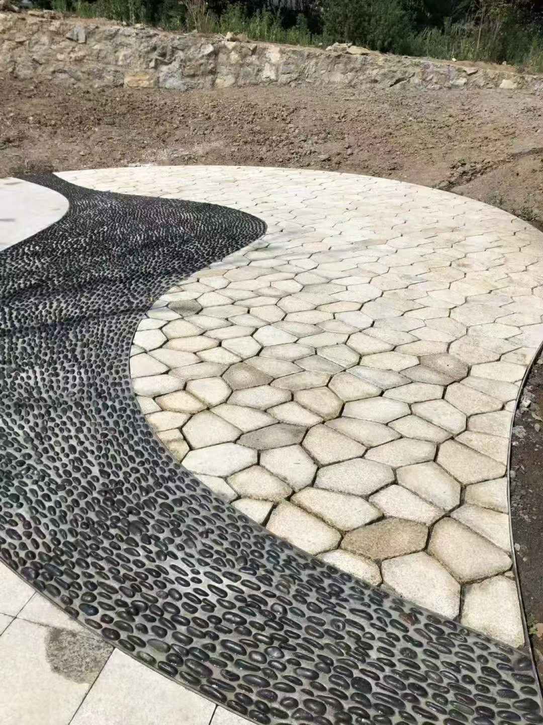 无锡 黄金麻冰裂纹地铺石工地铺装案例