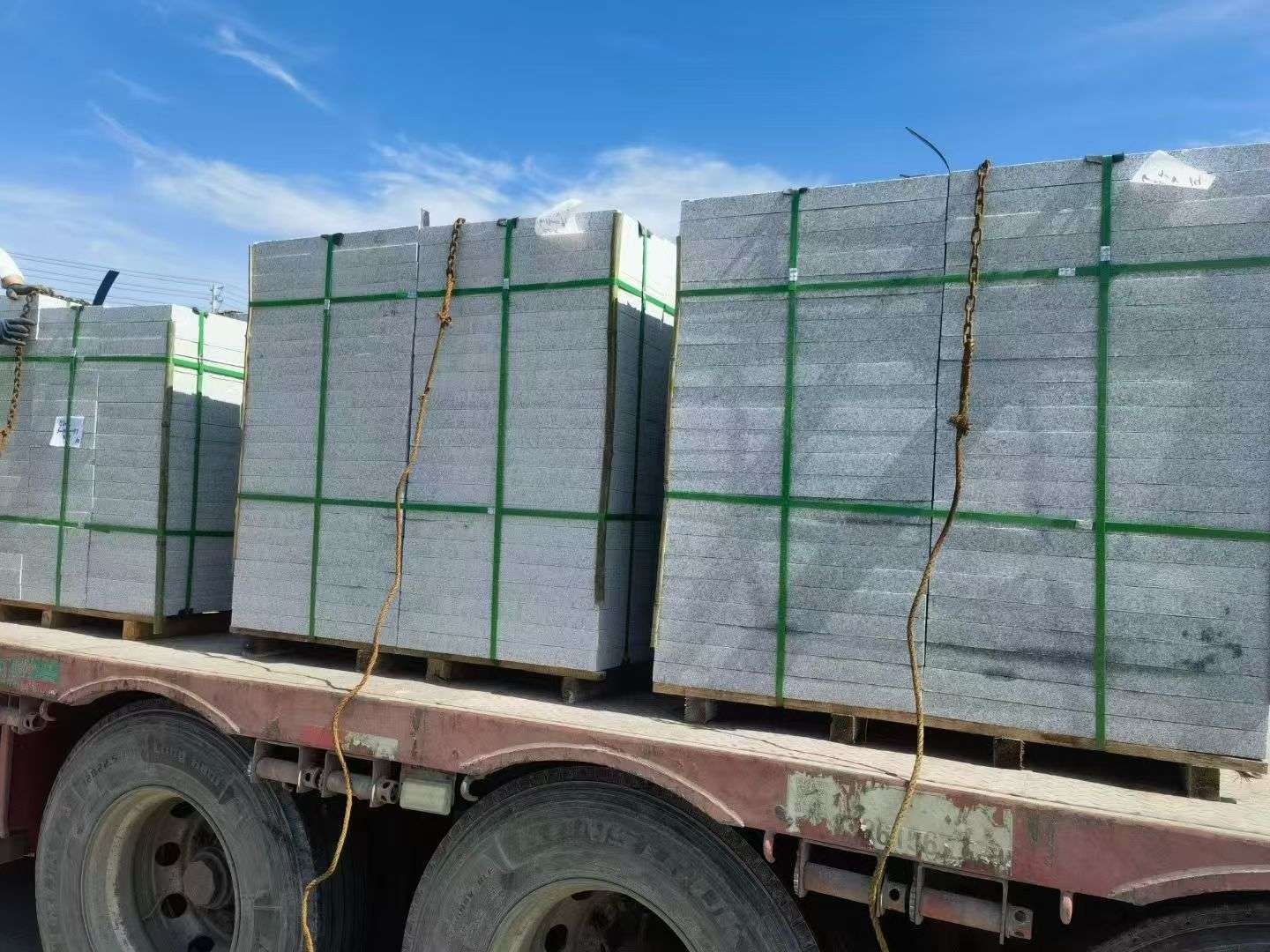 无锡 芝麻白花岗岩地铺石装车日常