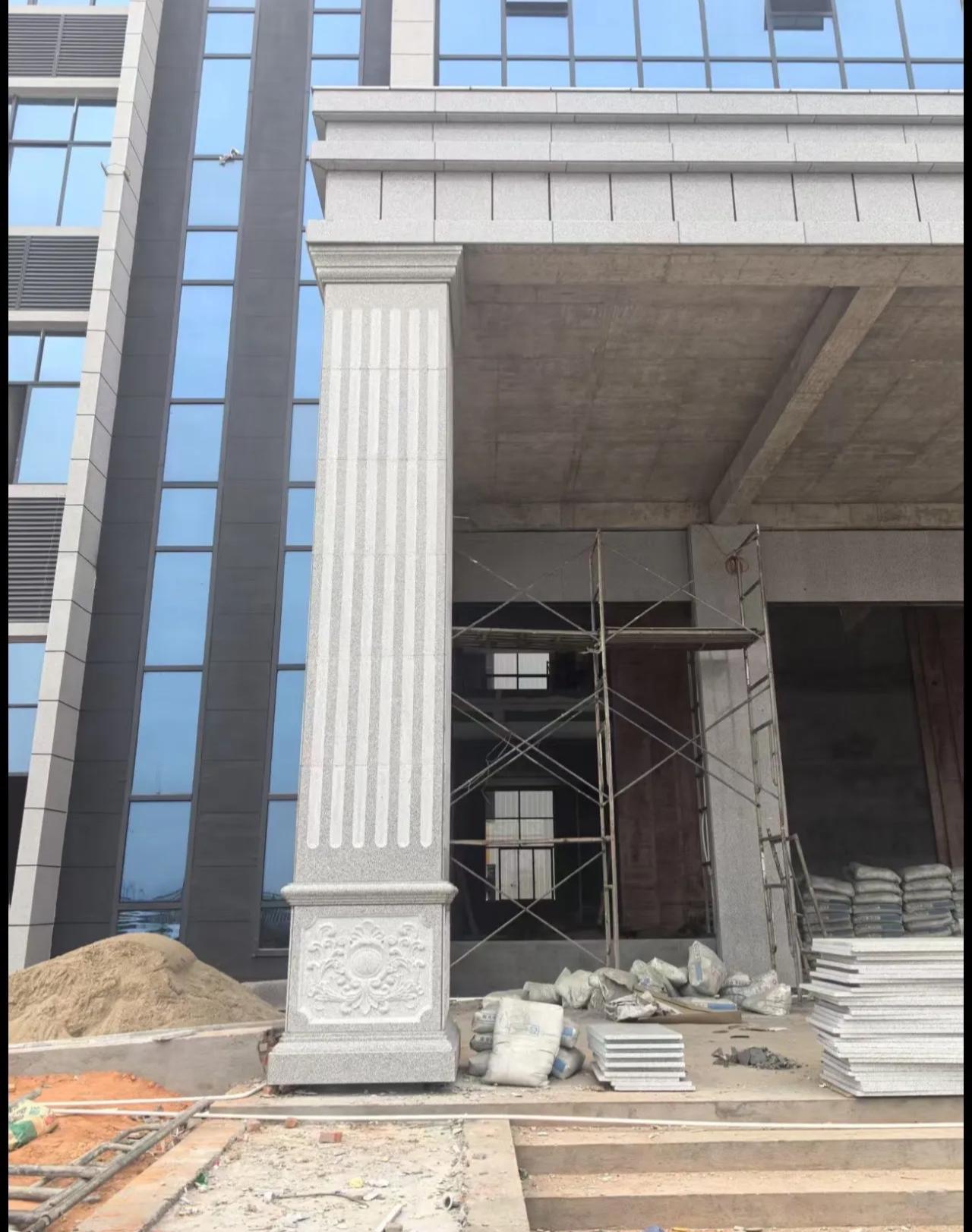 无锡 芝麻白光面花岗岩门楼大柱（罗马柱）配雕花底座