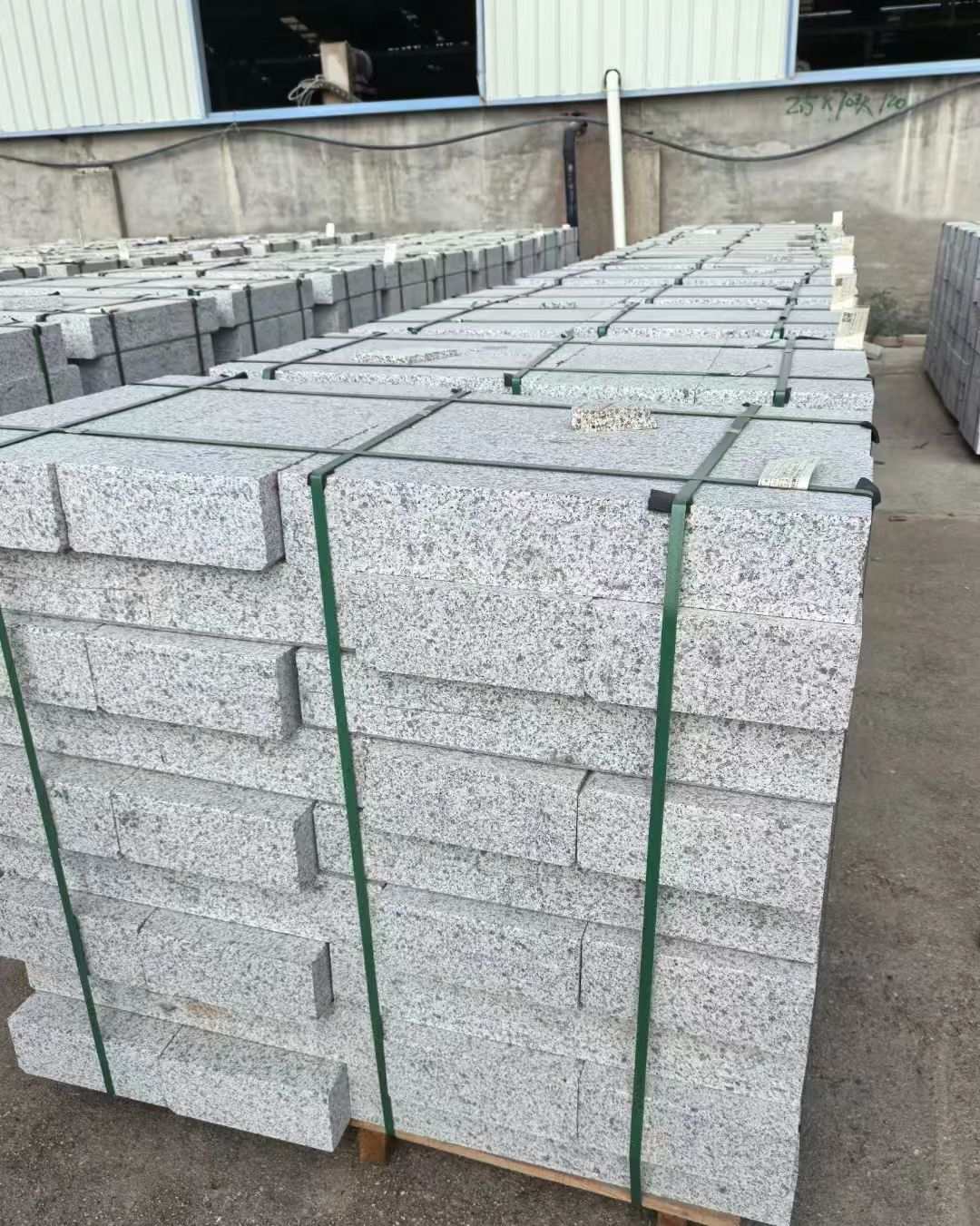 无锡 白麻花岗岩路沿石，弧形路沿石，道牙石，马路牙子，界石，路缘石，平沿石，直岩石，平缘石等