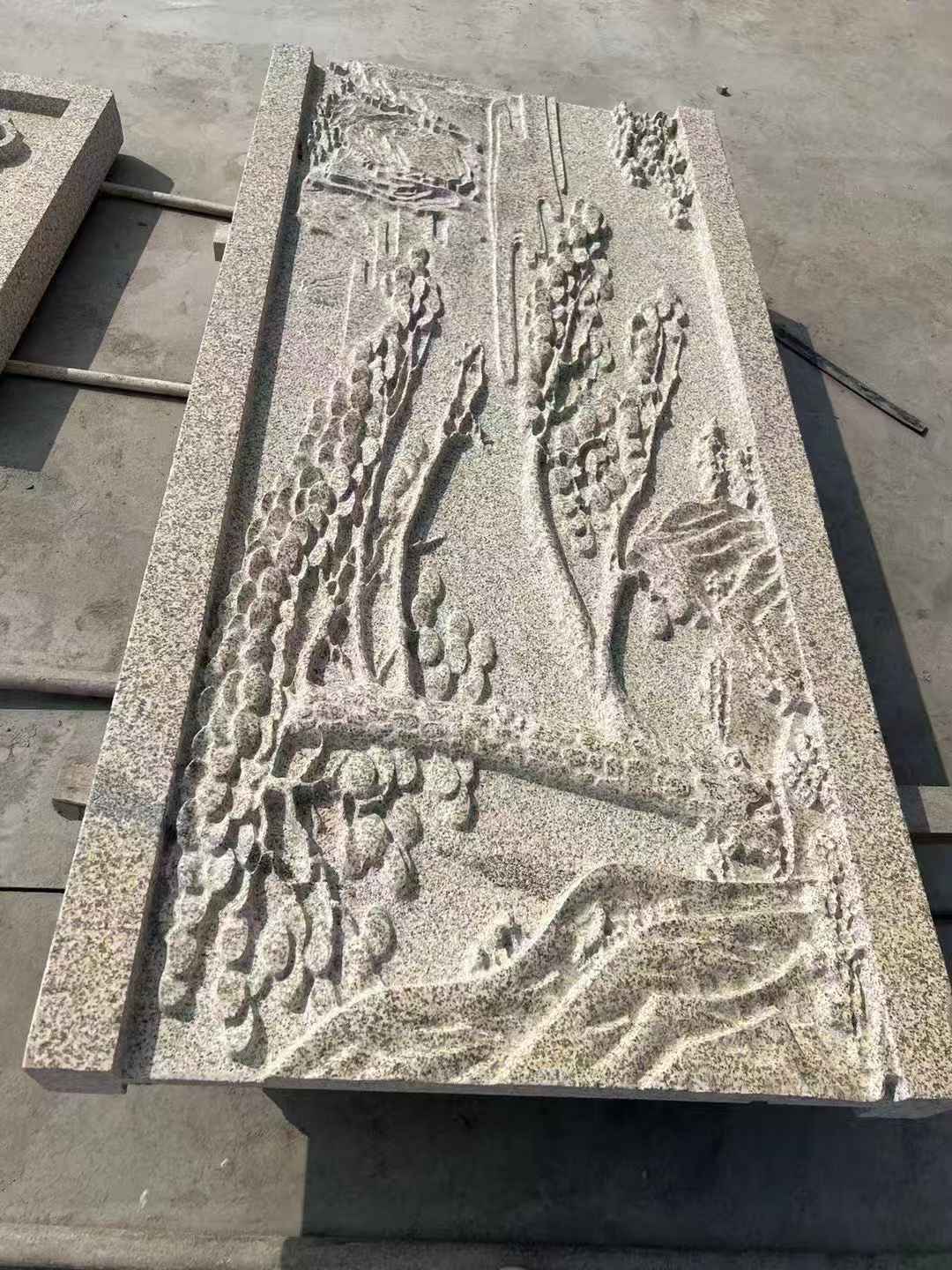 无锡 黄金麻雕刻板浮雕迎客松