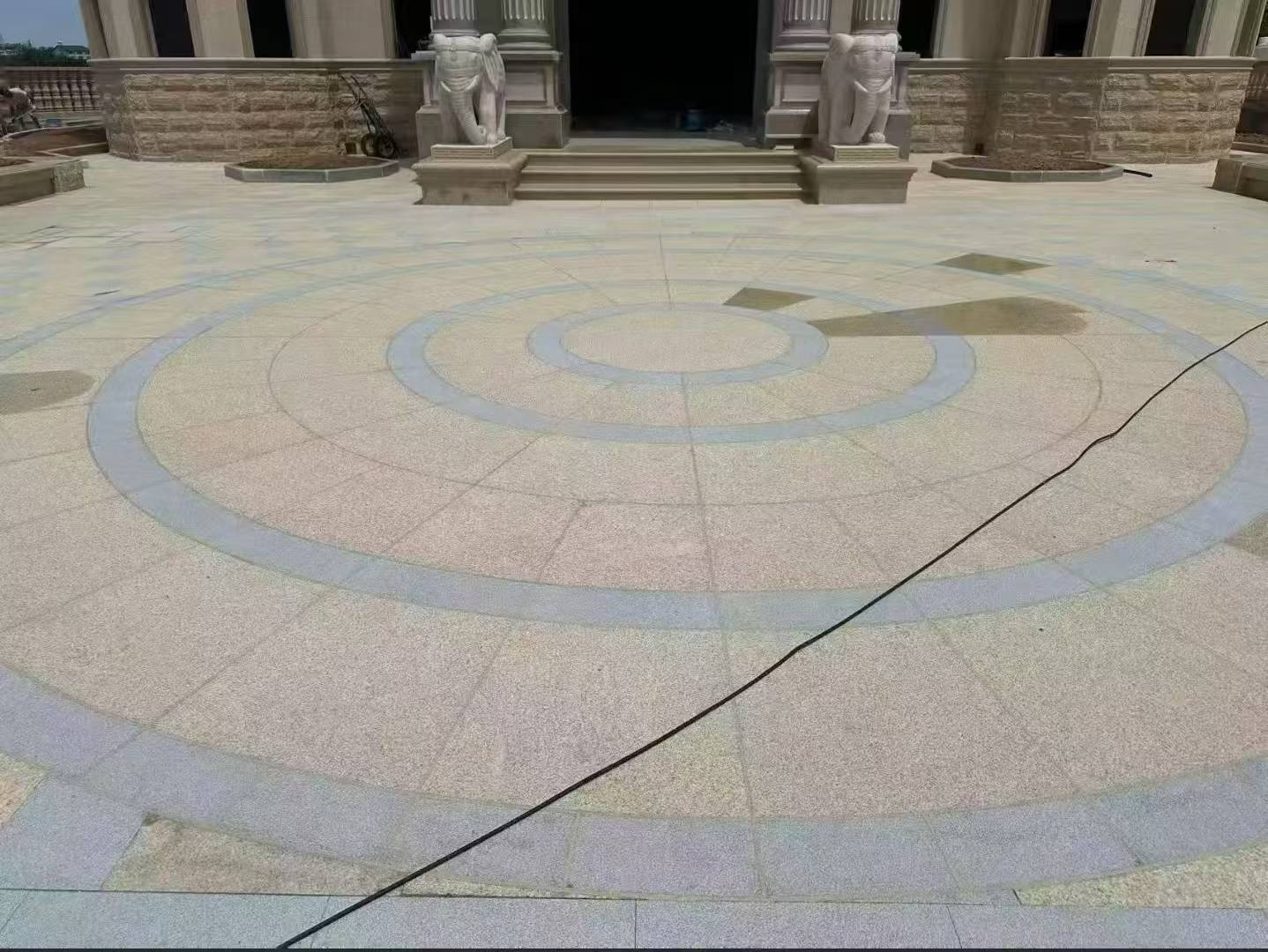 无锡 黄金麻芝麻灰花岗岩石材地铺拼接效果