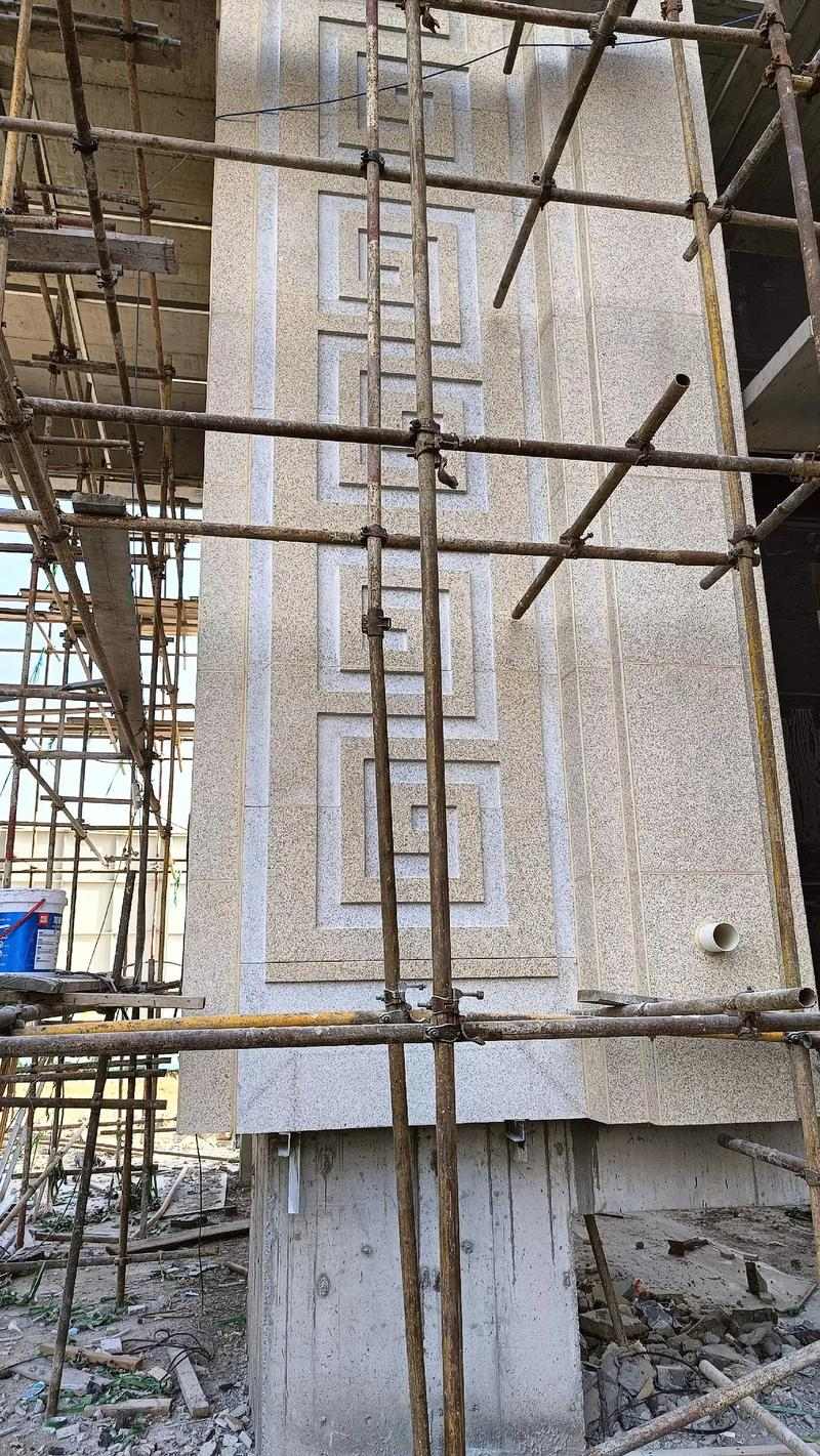 无锡 黄金麻花岗岩别墅外墙干挂回纹造型效果