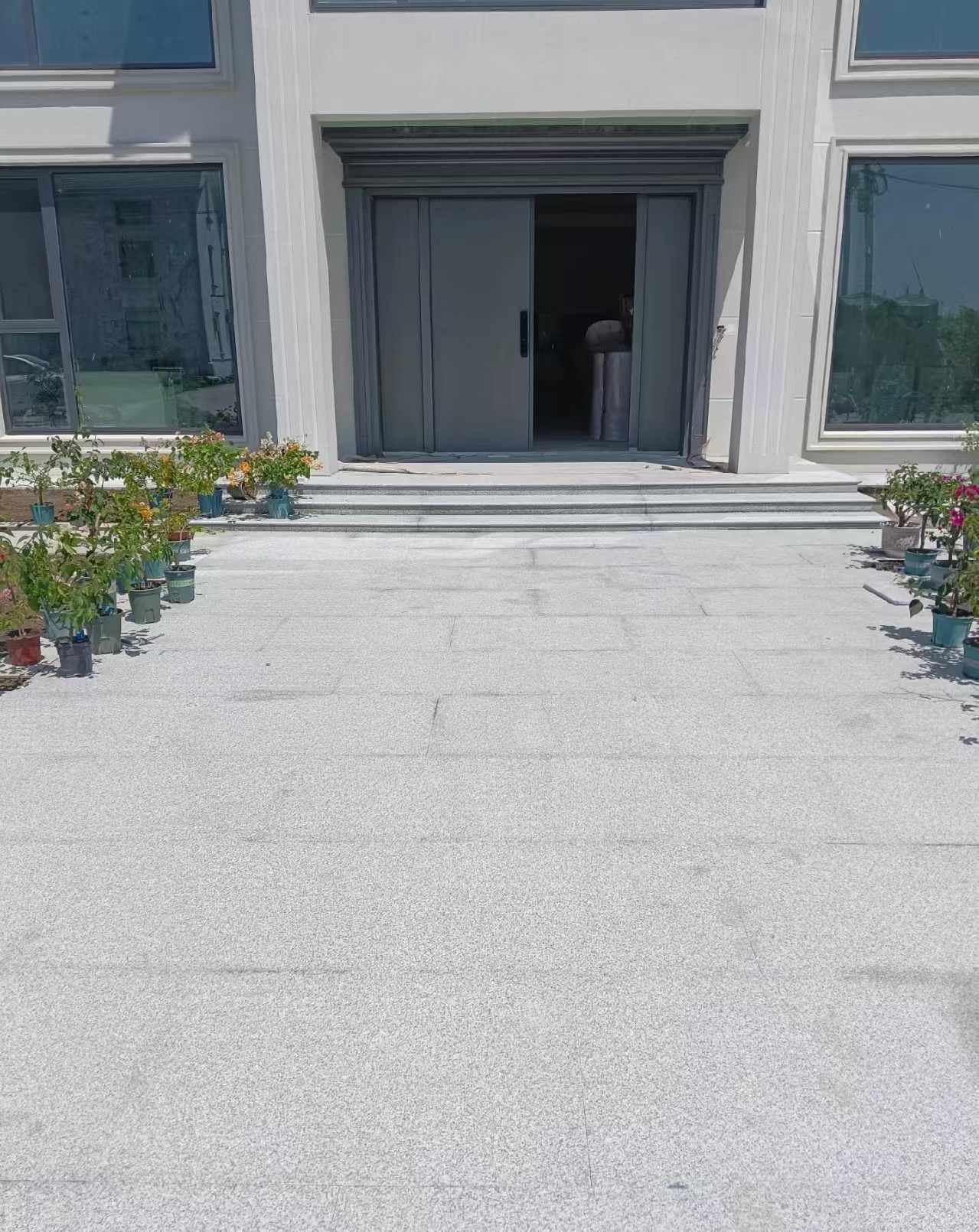 无锡 芝麻白花岗岩地铺石地面铺装