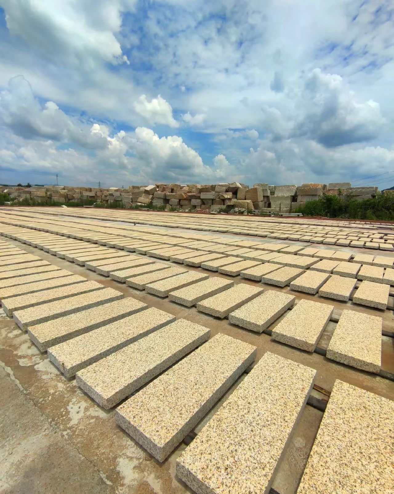 无锡 黄金麻花岗岩荔枝面地铺石防护中