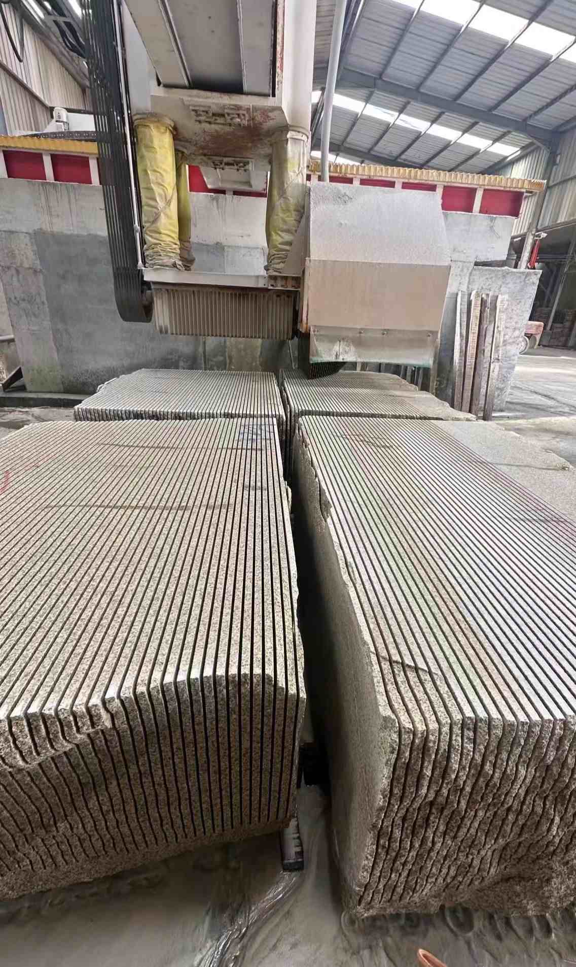 无锡 车间生产日常，黄金麻白麻花岗岩