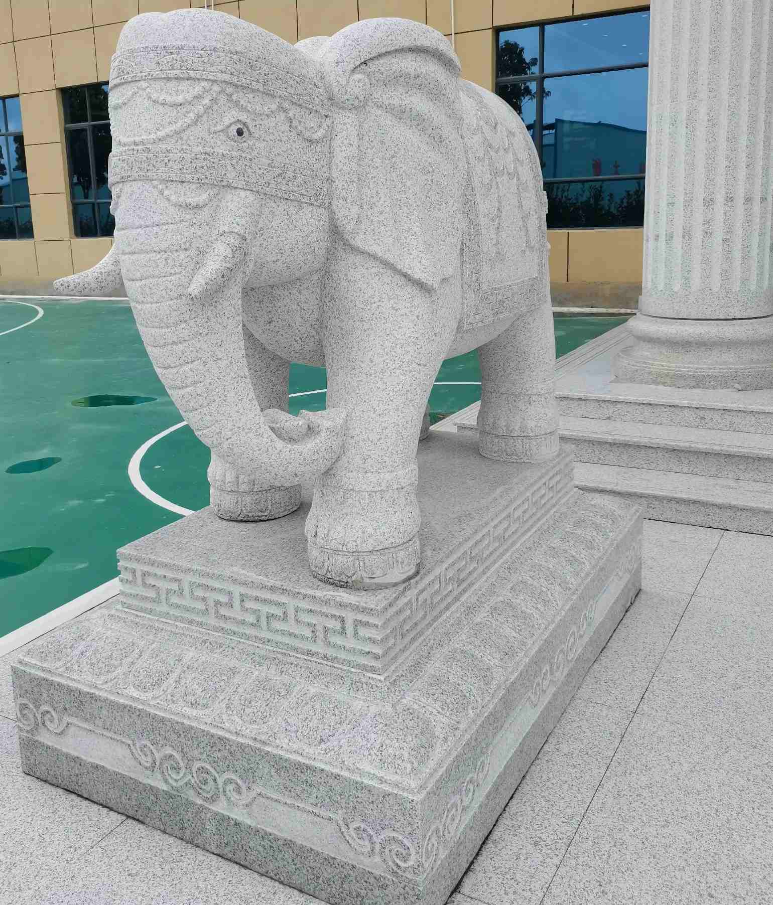 无锡 白麻花岗岩动物异形石雕-大象