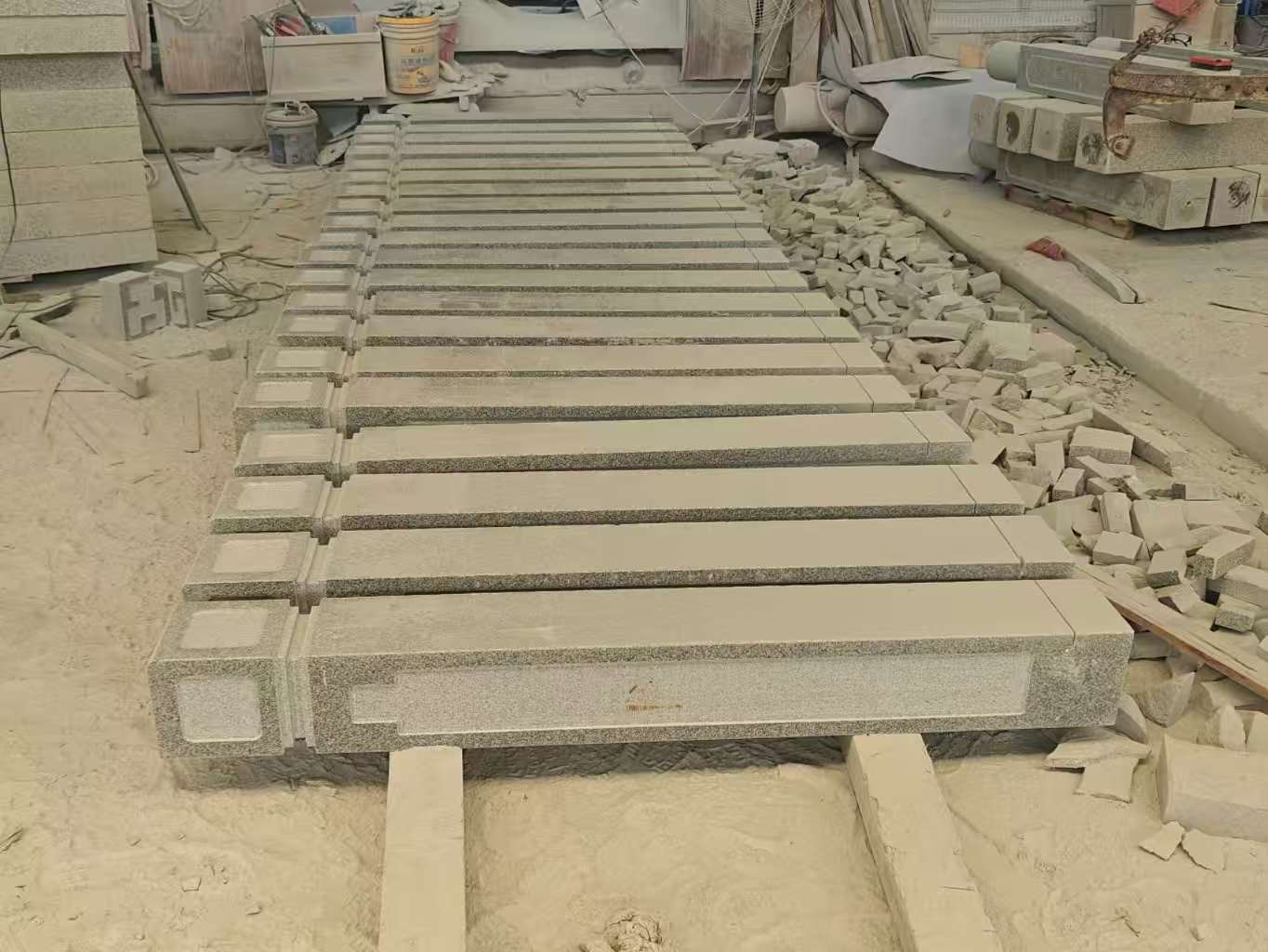 无锡 芝麻白异形加工雕刻-栏杆大柱，方柱