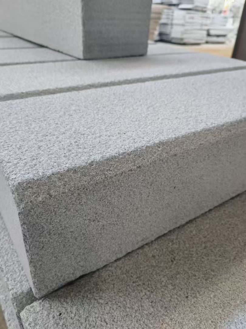 无锡 芝麻灰荔枝面路沿石