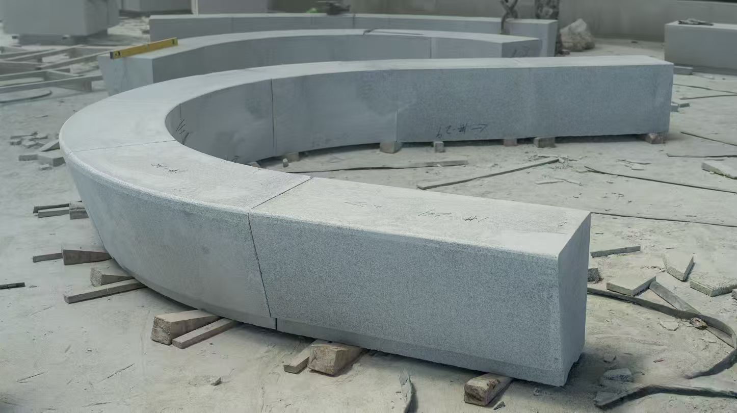 无锡 芝麻白花岗岩光面弧形坐凳