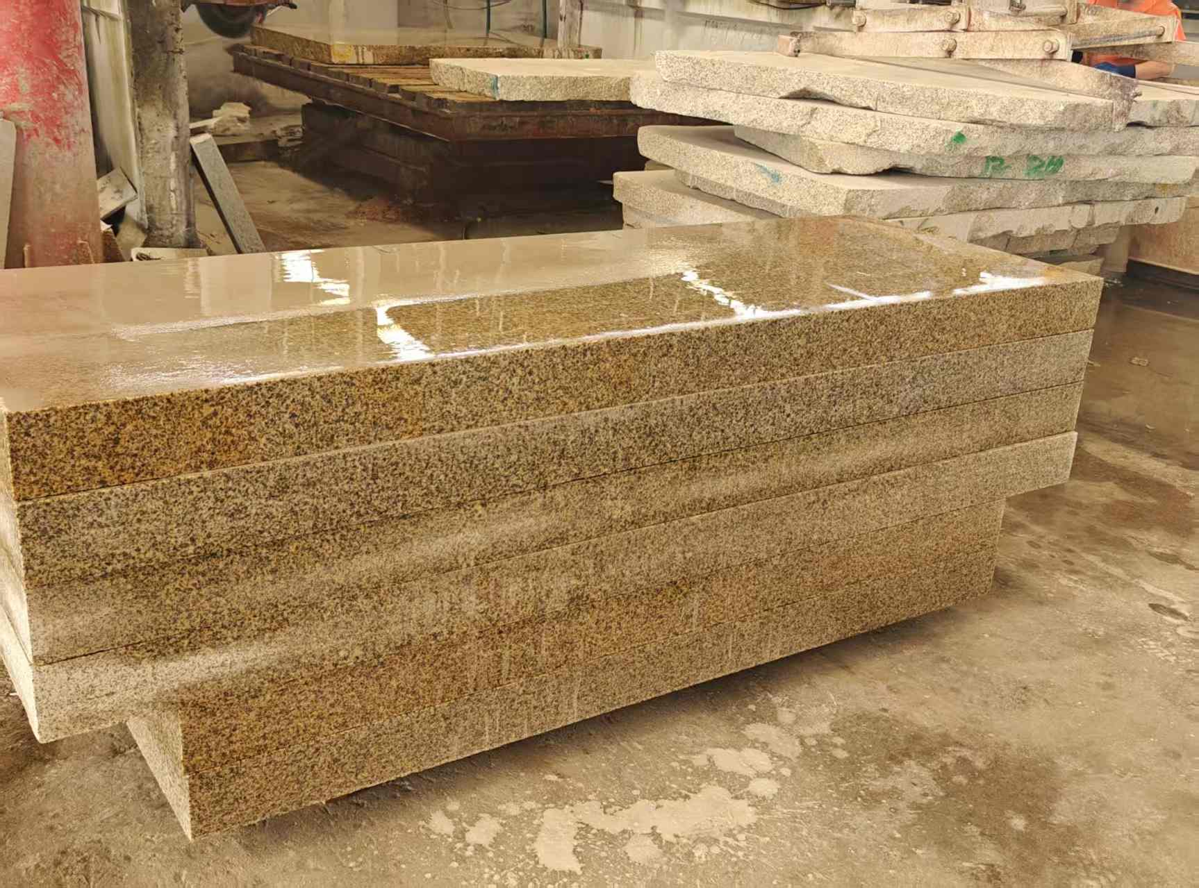 无锡 黄金麻栏杆料半成品加工中